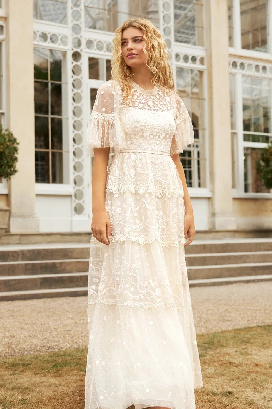 Midsummer Lace Round Neck Gown